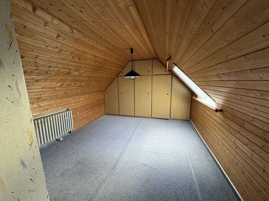 Zimmer ausgebauter Dachboden