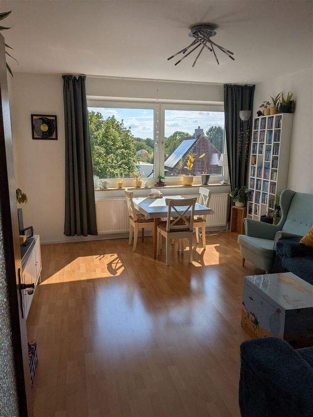 Helle 3-Zimmer-Whg. mit Stellplatz in Kiel-Hassee // Gärtnerstraße, Kiel - Photo 1