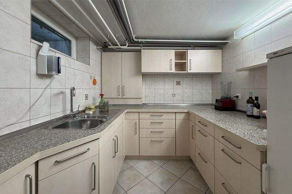 Weitere Küche im Keller