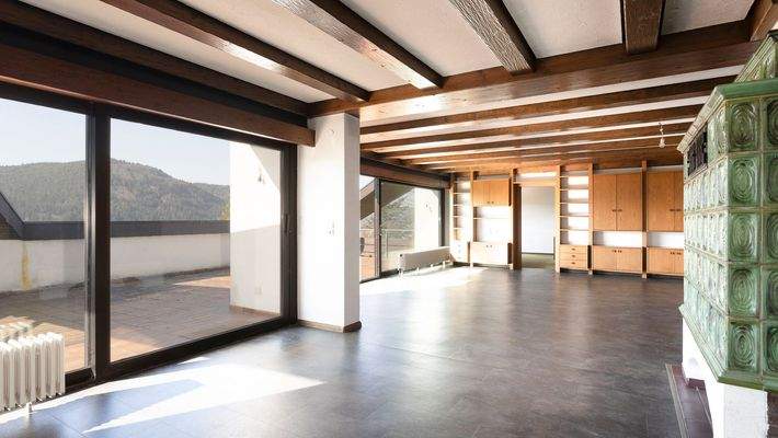 Ess- Wohnbereich mit vorgelagertem großer Loggia