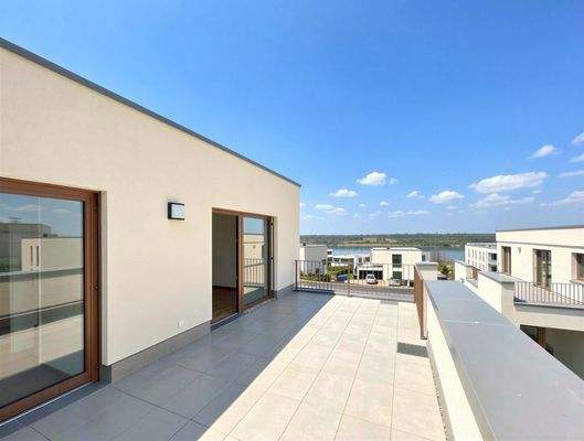 Terrasse - seitlicher Seeblick