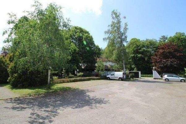 Parkplatz für ca. 40 PKW 