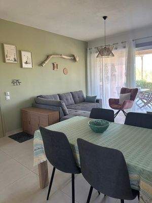 Kreta, Maleme: Erdgeschosswohnung zu verkaufen, nur wenige Schritte vom Strand entfernt