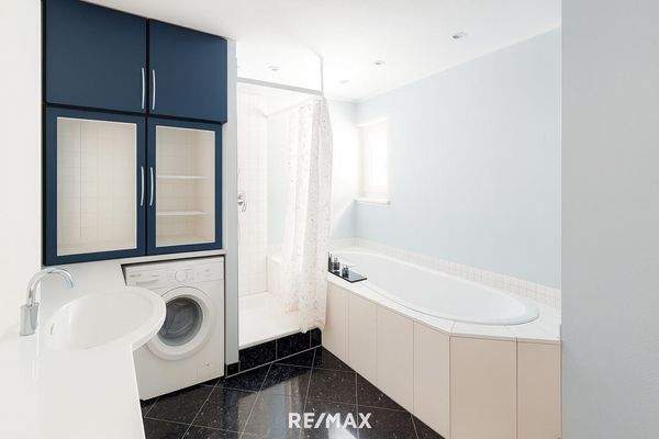 Landeck - Wohnung - Badezimmer