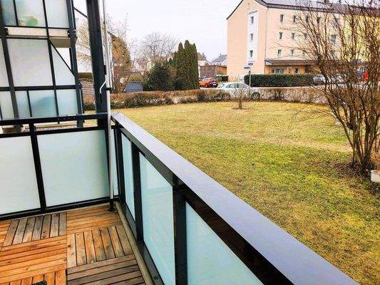 Neuer, großer Balkon/Loggia