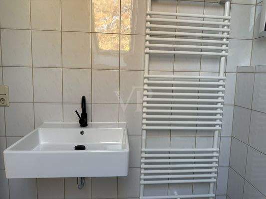 Bad mit neuem Waschbecken