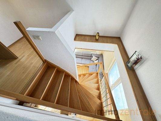 64CBE59D-AC89-4C52-B57E-7E6EF78F15E7_1_105_c