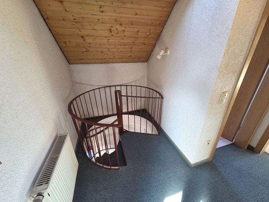 Wendeltreppe in das DG