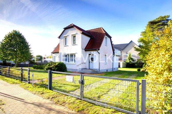 Blick auf die Vorderseite des Hauses