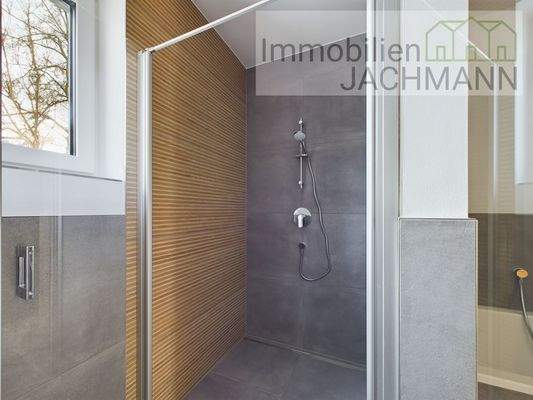 Schwellenlose begehbare Dusche