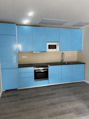 Küche (Folie muss ab)