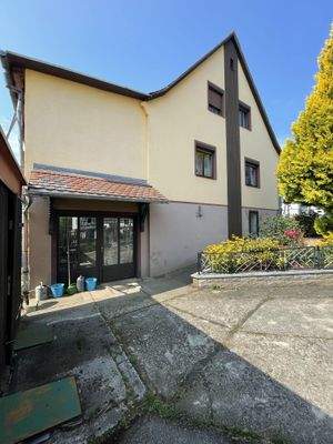 Giebelseite / Garage im Haus