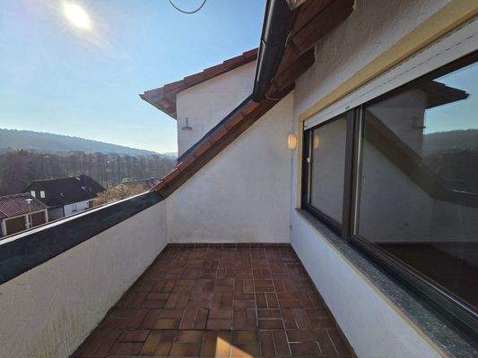 Großer, sonniger Balkon