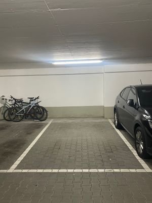 Tiefgaragenstellplatz