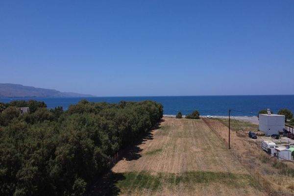 Kreta, Tavronitis: Erstklassiges Strandgrundstück mit malerischem Meerblick zu verkaufen