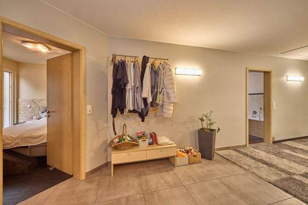 Flur – Blick Richtung Schlaf- und Badbereich