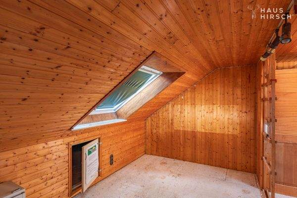 Dachgeschosszimmer 1