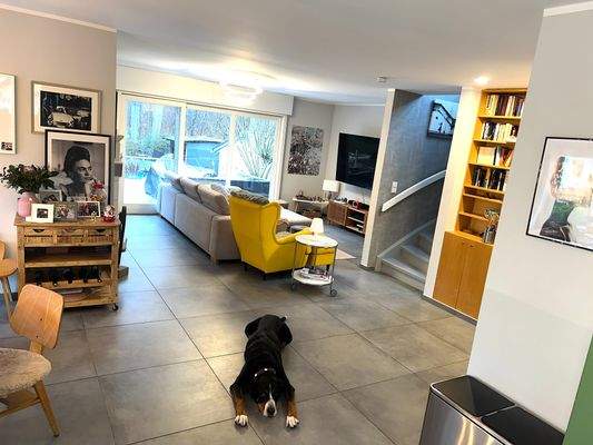 Blick in den Wohnbereich.JPG