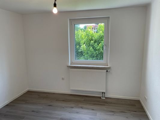 Zimmer Wohnung EG Rechts