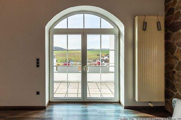 Blick aus dem Wohnbereich