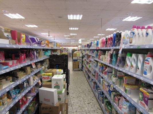 IMMER NOCH DIE VERKAUFSFLÄCHE