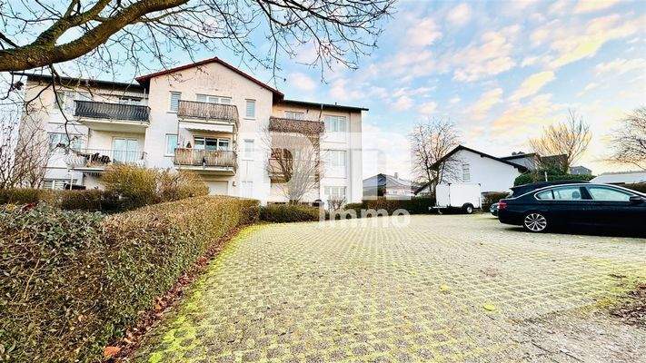 Zufahrt PKW Stellplätze