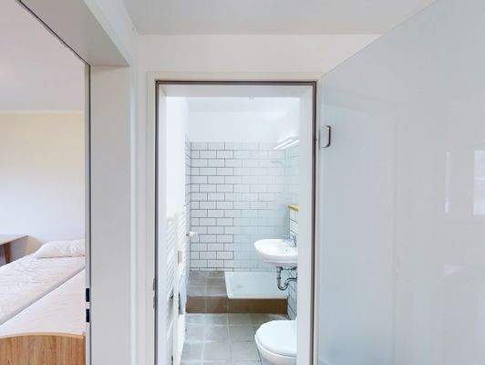 Geteiltes Bad (Musterwohnung)