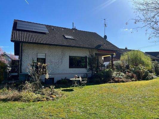 Aussen Garten andere Perspektive.jpeg