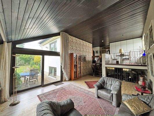 Wohnzimmer mit Blick zum Essbereich