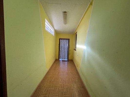 004020156800_302_353_08082025231628733