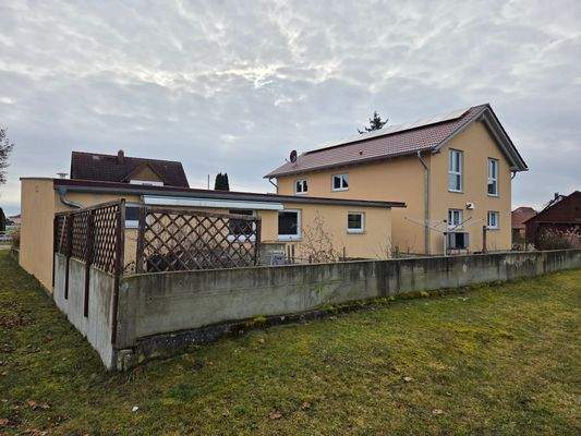 1363 - Haus mit Garage