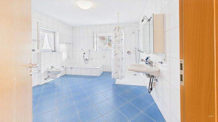 Einliegerwohnung - behindertengerechtes Bad