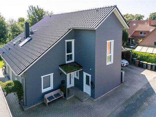 Ansicht Wohnhaus mit Eingang 