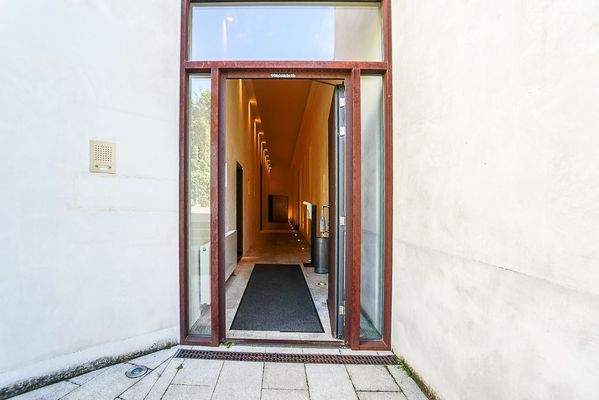 Separate Eingang Nebengebäude / Loft