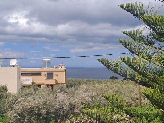 Große Villa mit offenem Meerblick und vier Mietwohnungen