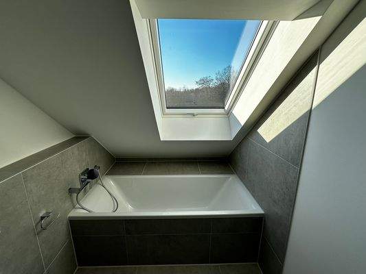 Badewanne mit Himmelsblick