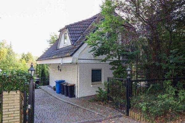 Apartment+Garagenhaus