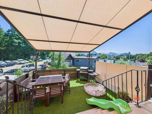 Terrasse mit Überdachung