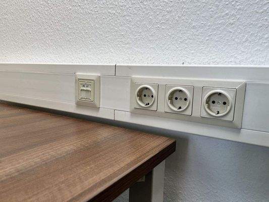 Datenkabel im gesamten Gebäude