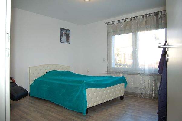 14 Keller Schlafzimmer ELW.JPG