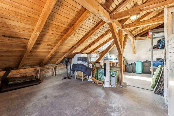 Weitere Ausbaureserve im Dachboden