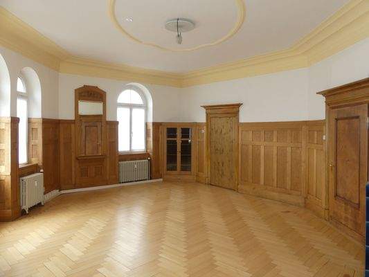 Hohe Räume mit Stuck