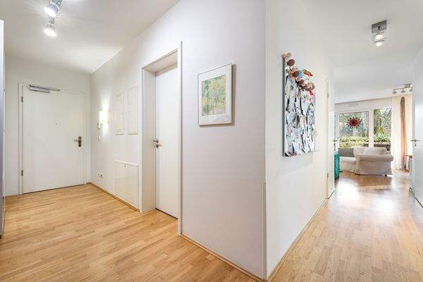 3 - Eingangsbereich, Flur.jpg