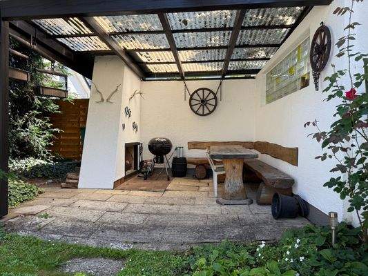 überdachte Terrasse