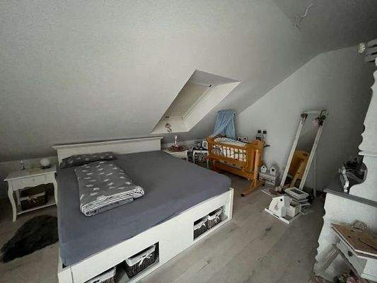 Schlafzimmer DG