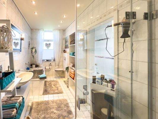 Vollbad / Bad en Suite