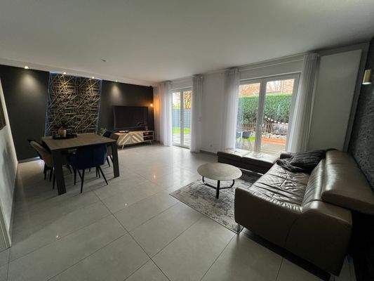 6. EG Wohnzimmer Fenster