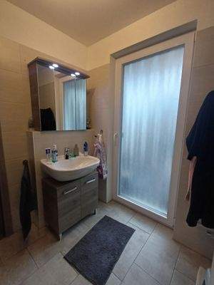 Modernes Badezimmer Ansicht 2