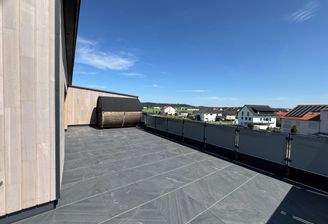 Fasssauna Terrasse.jpg