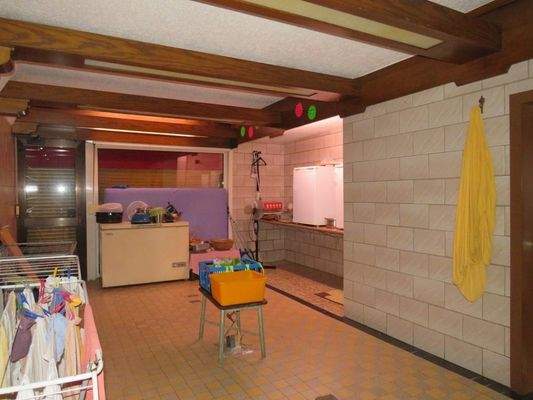 Verkaufsraum oder Laden im EG